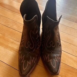 Ariat Dixon Brown Leather Western Ankle Booties with Embroidered Detail